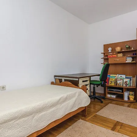Two-bedroom In 公寓 Ražanac