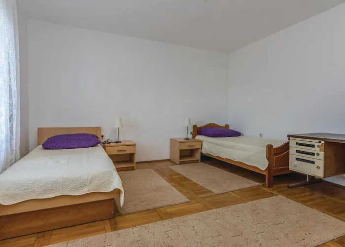 Two-bedroom In Apartamento *